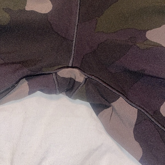 offline by Aerie - size medium- Camo - real me  7/8- high rise leggings - Picture 7 of 12
